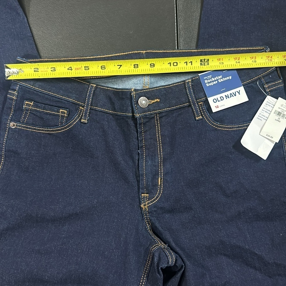 77.   NWT  Old Navy rockstar Women's super Skinny Jeans - Dark Blue size 12 L - Picture 4 of 8